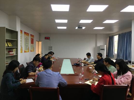 说明: F:\1.教务处\综合科\陈丽云-3296623\人才培养方案\座谈会\人才认证座谈会\2019\2019.04.15王瑞专业顾问莅临指导非织造工程培养方案工作\IMG_0409.jpg