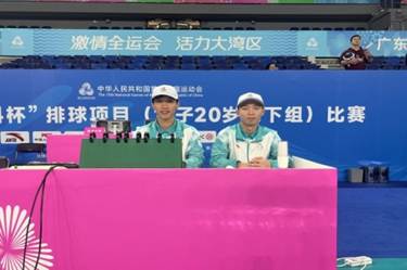 图片包含 播放器, 球, 球拍, 户外 AI 生成的内容可能不正确。