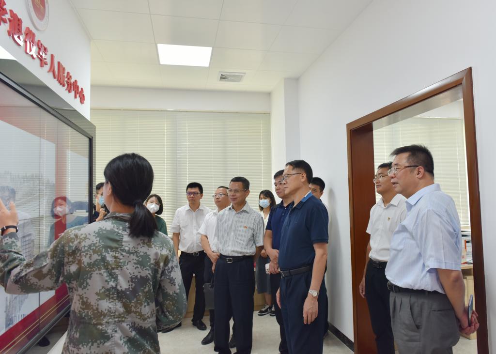 省退役军人事务厅副厅长胡海运一行到我校退役军人服务中心考察调研