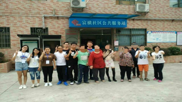 志愿者们和学员们大合照_副本.jpg