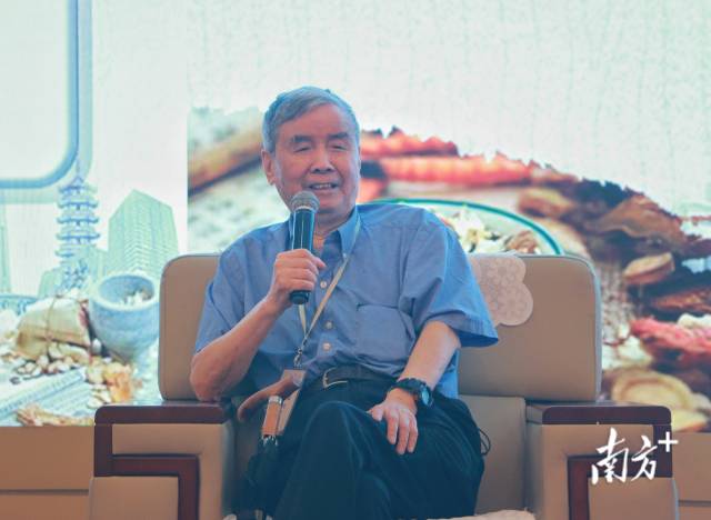 中国工程院院士、暨南大学中药及天然药物化学研究所所长姚新生受邀出席本次研讨会。 