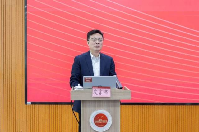 五邑大学党委书记栾天罡讲话。 五邑大学党委书记栾天罡讲话。